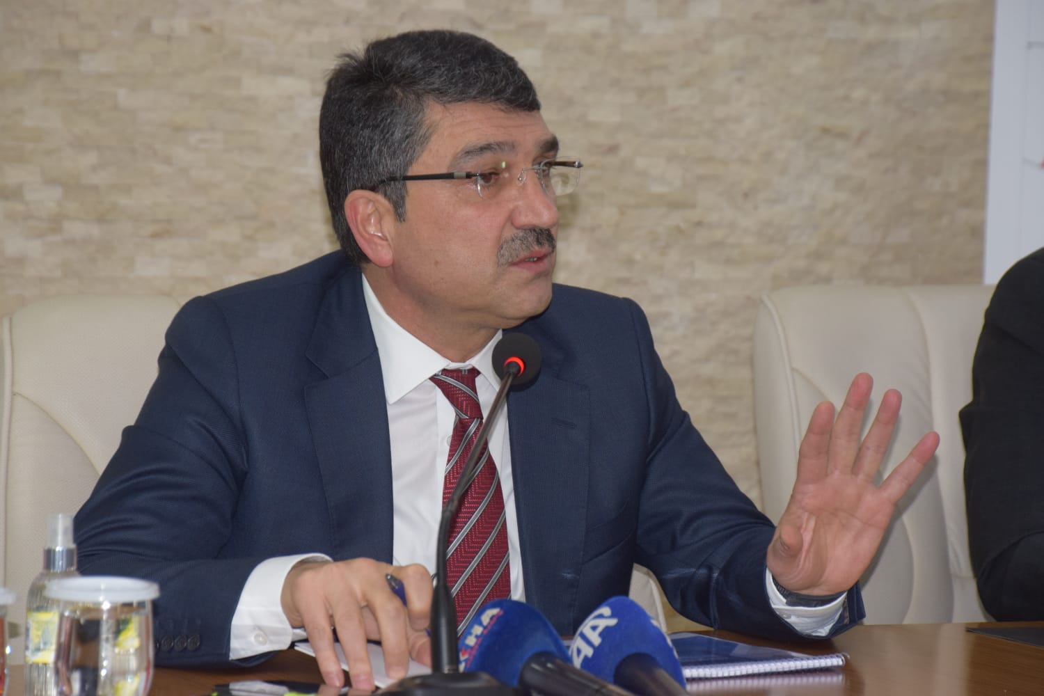 Nasıroğlu: Daha az konuşup daha çok iş yapmalıyız