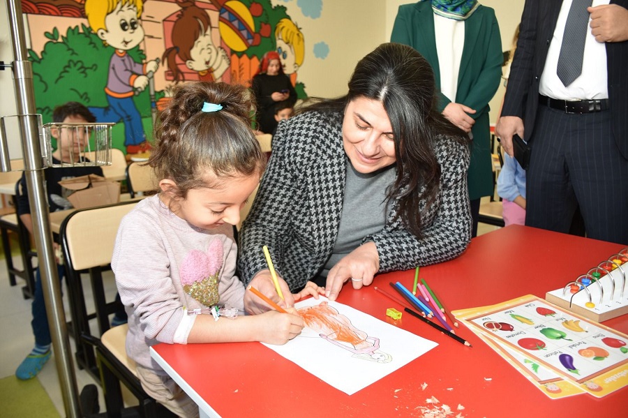 Hastanede Yatan Çocuklar Eğitimden Kopmuyor