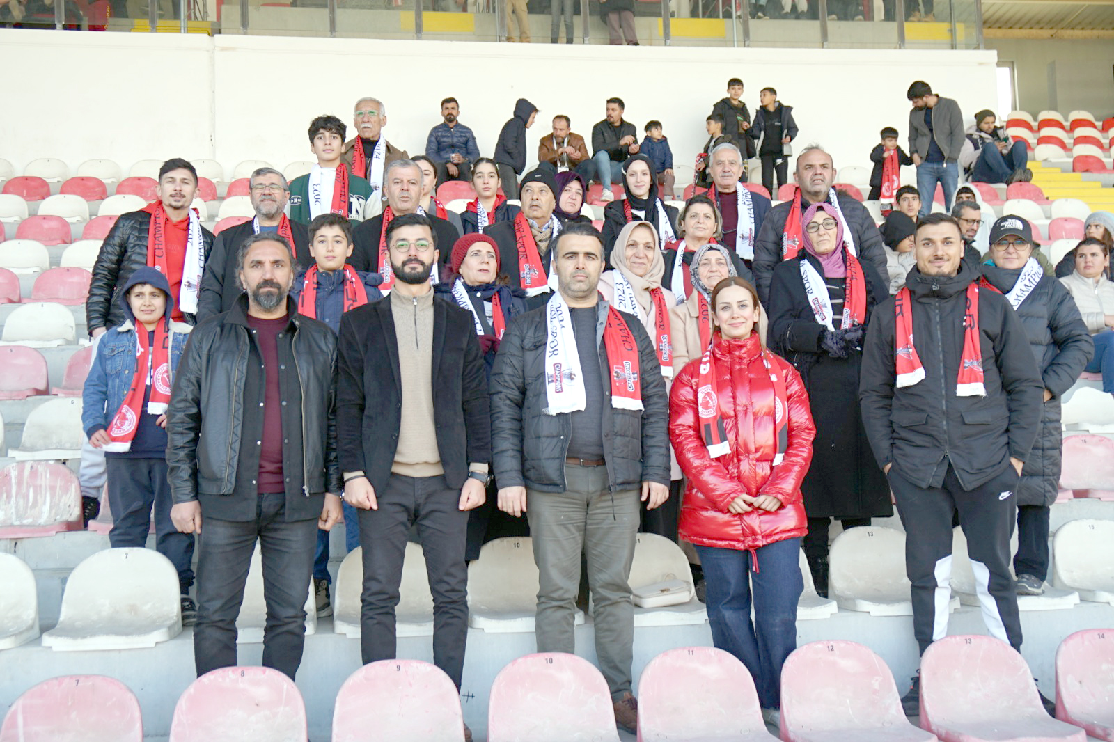 60 Yaş Üstü Öğrenciler destek için Petrolspor maçındaydı