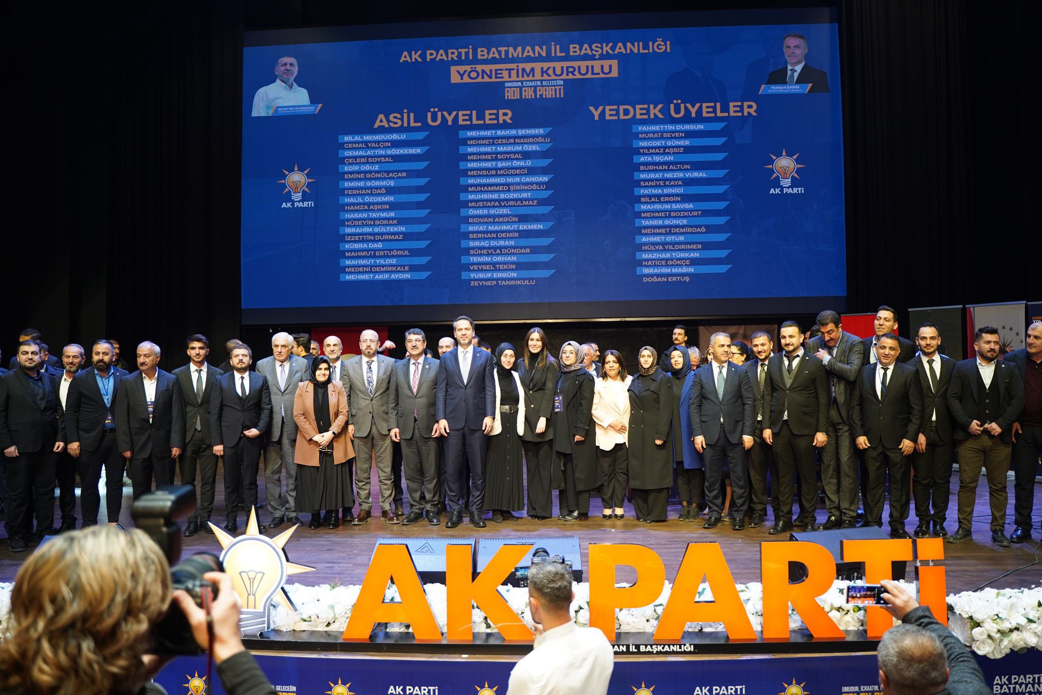 AK PARTİ BATMAN İL TEŞKİLATININ YENİ YÖNETİMİ BELLİ OLDU