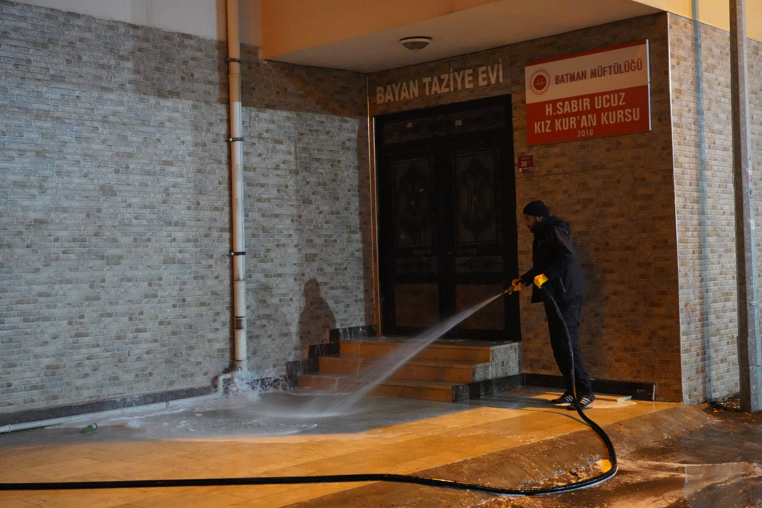 BELEDİYE 52 TAZİYE EVİNİ TEMİZLEDİ