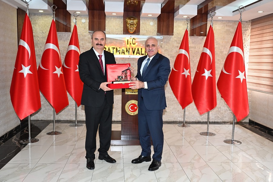 Diyarbakır Valisi Zorluoğlu’ndan Vali Canalp’a Nezaket Ziyareti