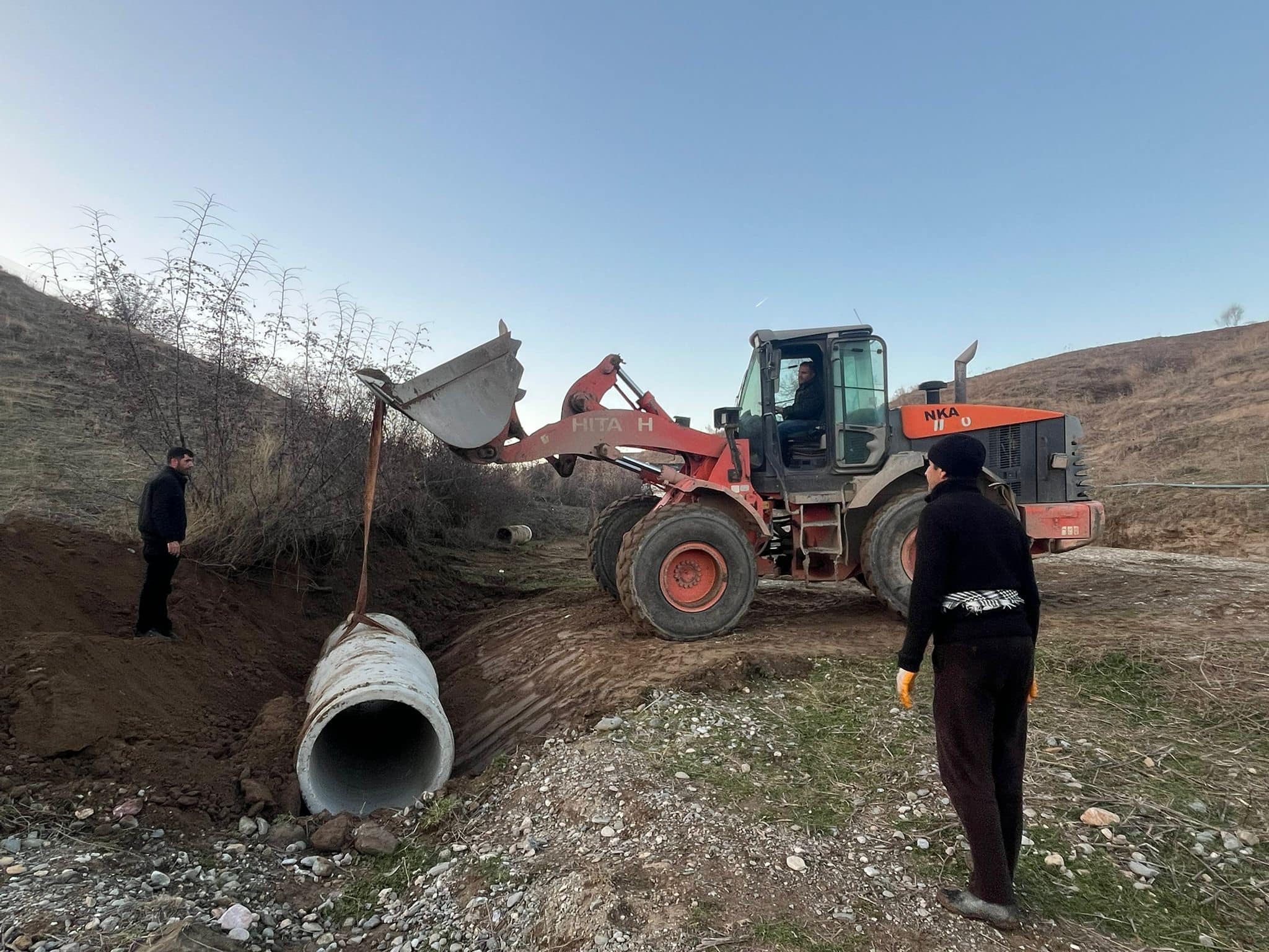 Kozluk’ta köylerdeki çalışmalar hız kesmeden devam ediyor