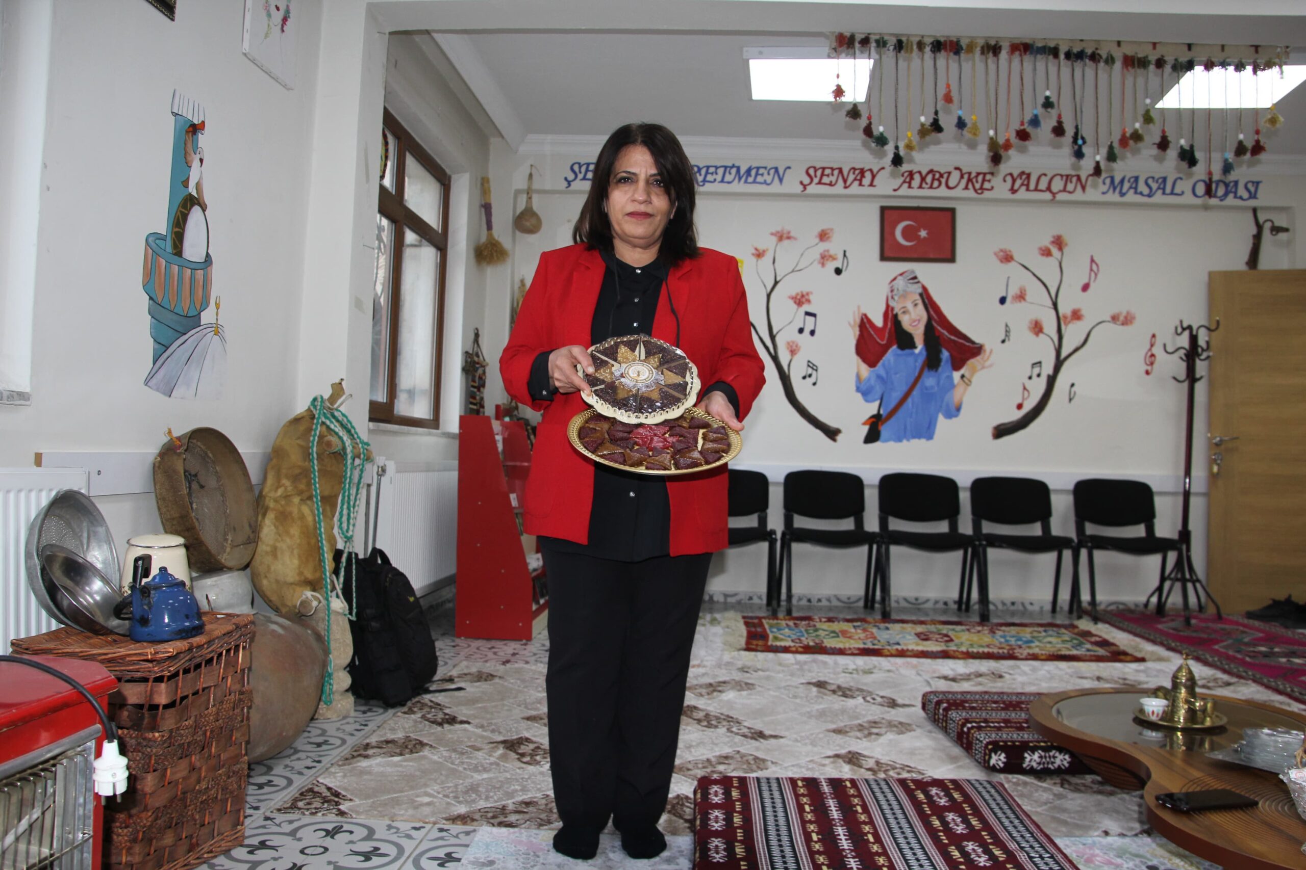 Sasonlu Kadınlar, Çilekten Lokum Üretiyor