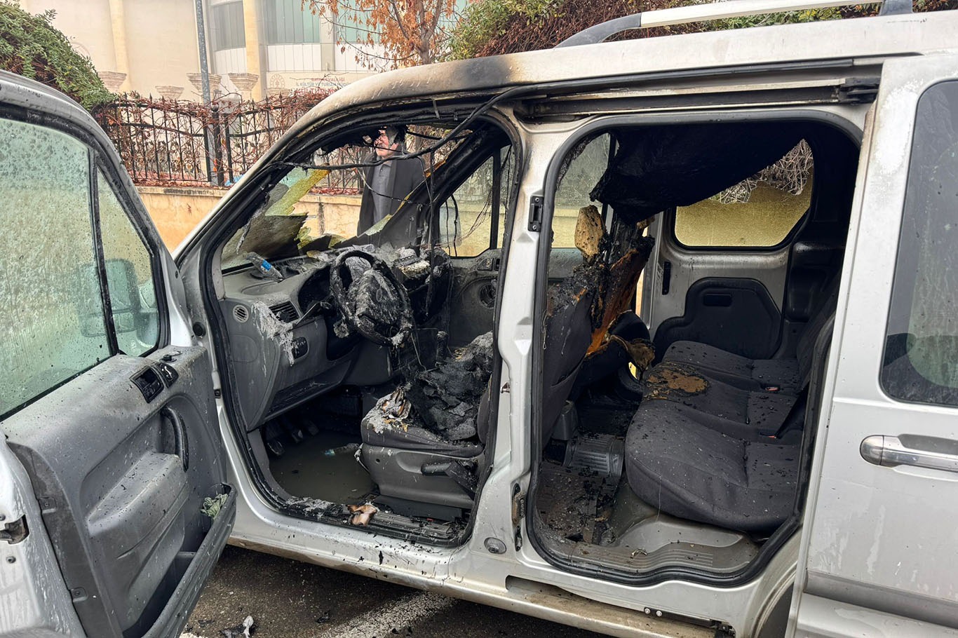 Park Halindeki Araç Yandı