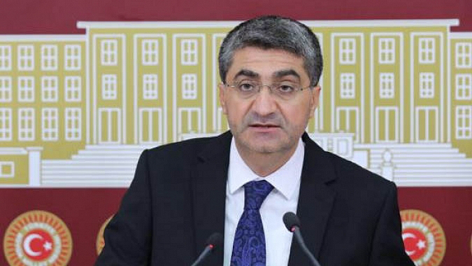 Ekmen: Hukuk Eğitimi Sos Veriyor