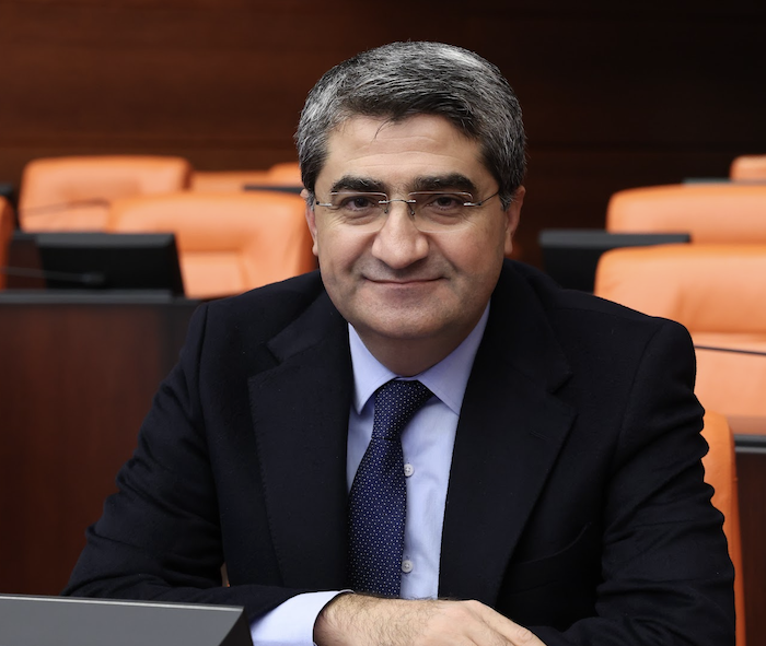 Ekmen: Özel Üniversite ve Yurt Ücretlerine Düzenleme Şart