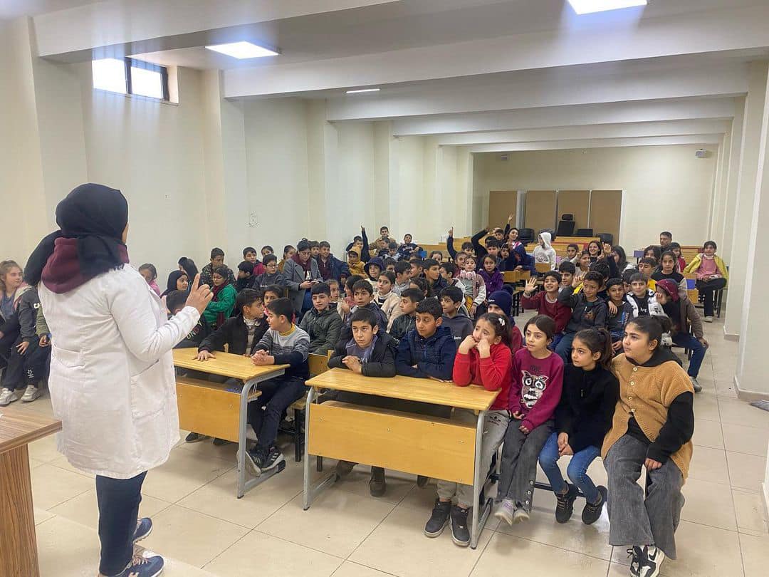 Kozluk’ta Teknoloji Bağımlılığı ve Bağımlılıkla Mücadele Eğitimleri Verildi