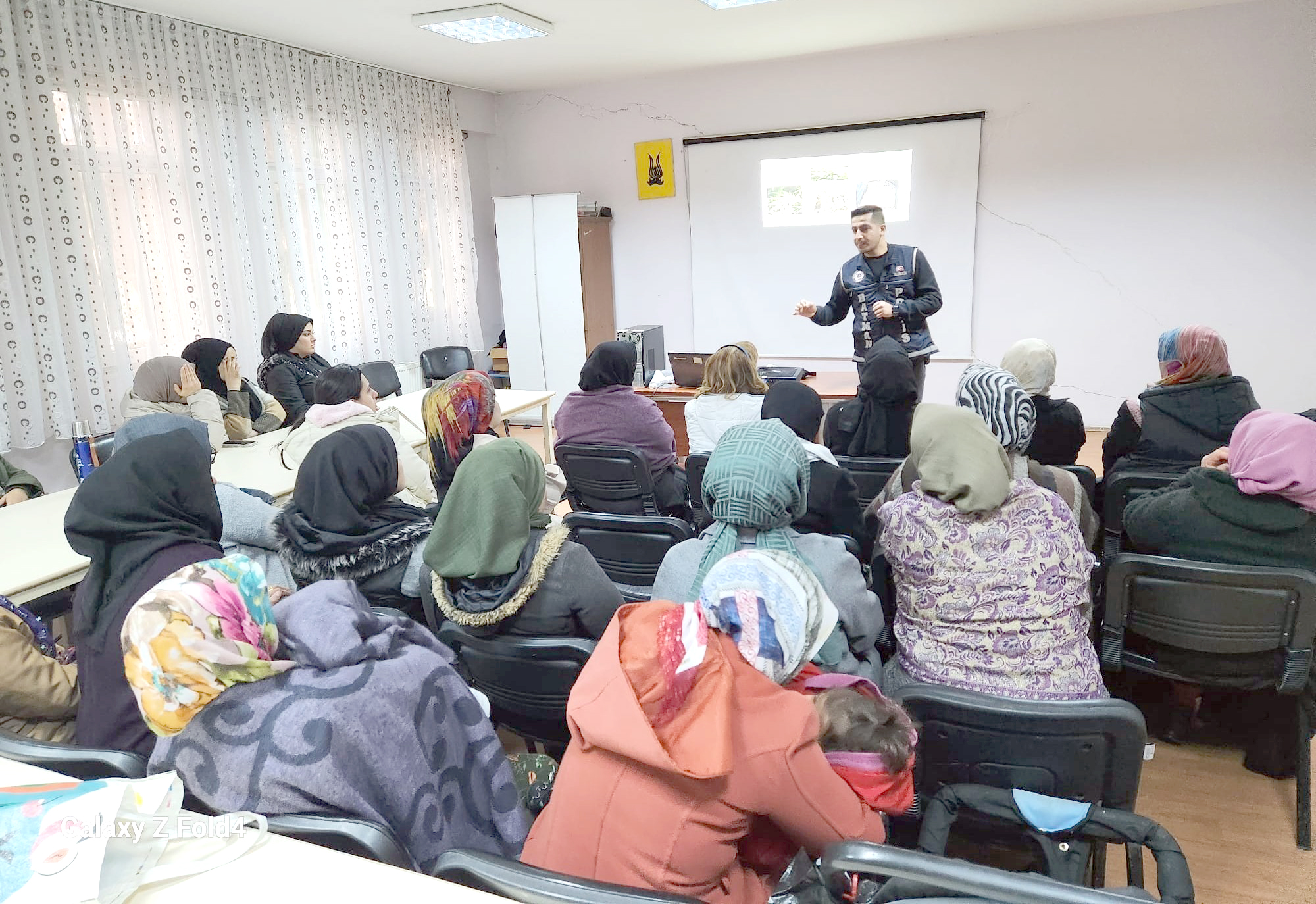 “En İyi Narkotik Polisi: Anne” Semineri Verildi