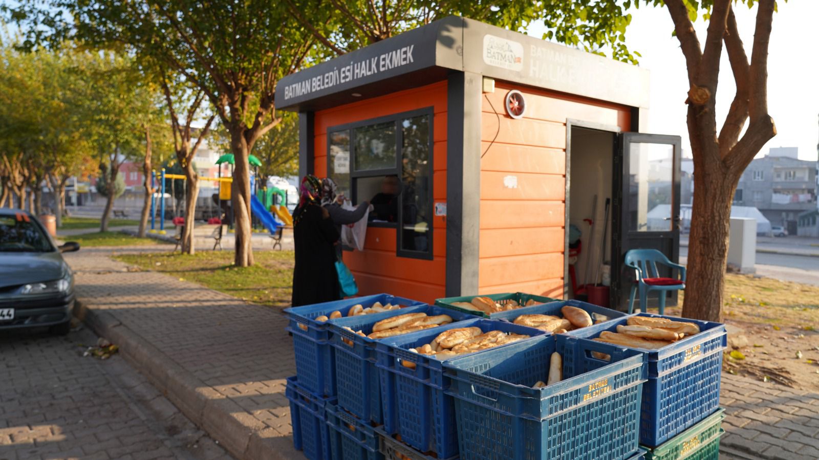 Belediye, Ücretsiz Ekmek Büfelerini Arttırıyor