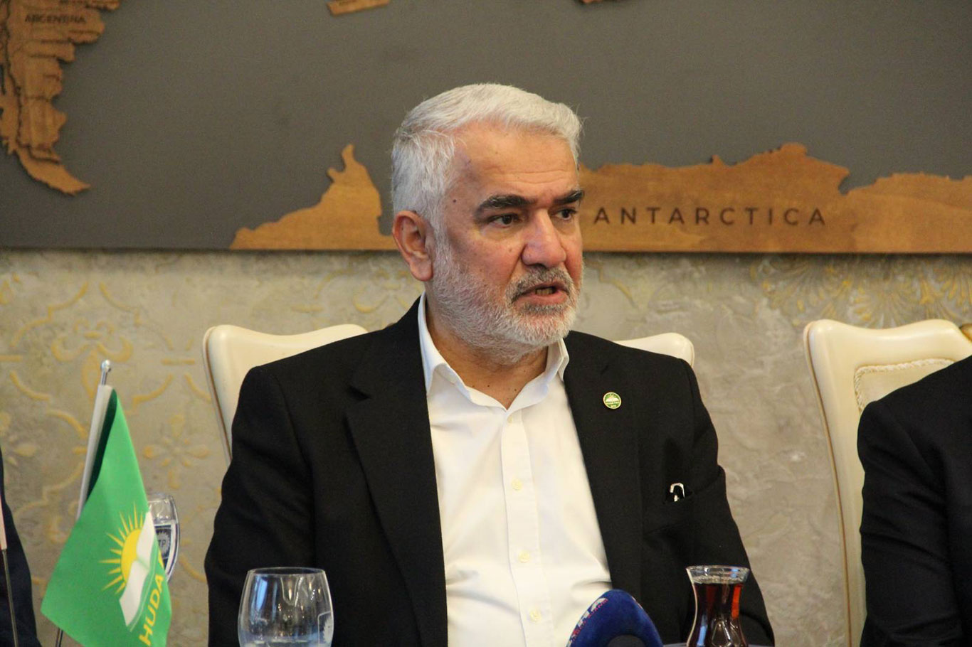 “Ekonomiye hiçbir faydası olmayan faiz çok ciddi bir iktisadi hastalıktır!”