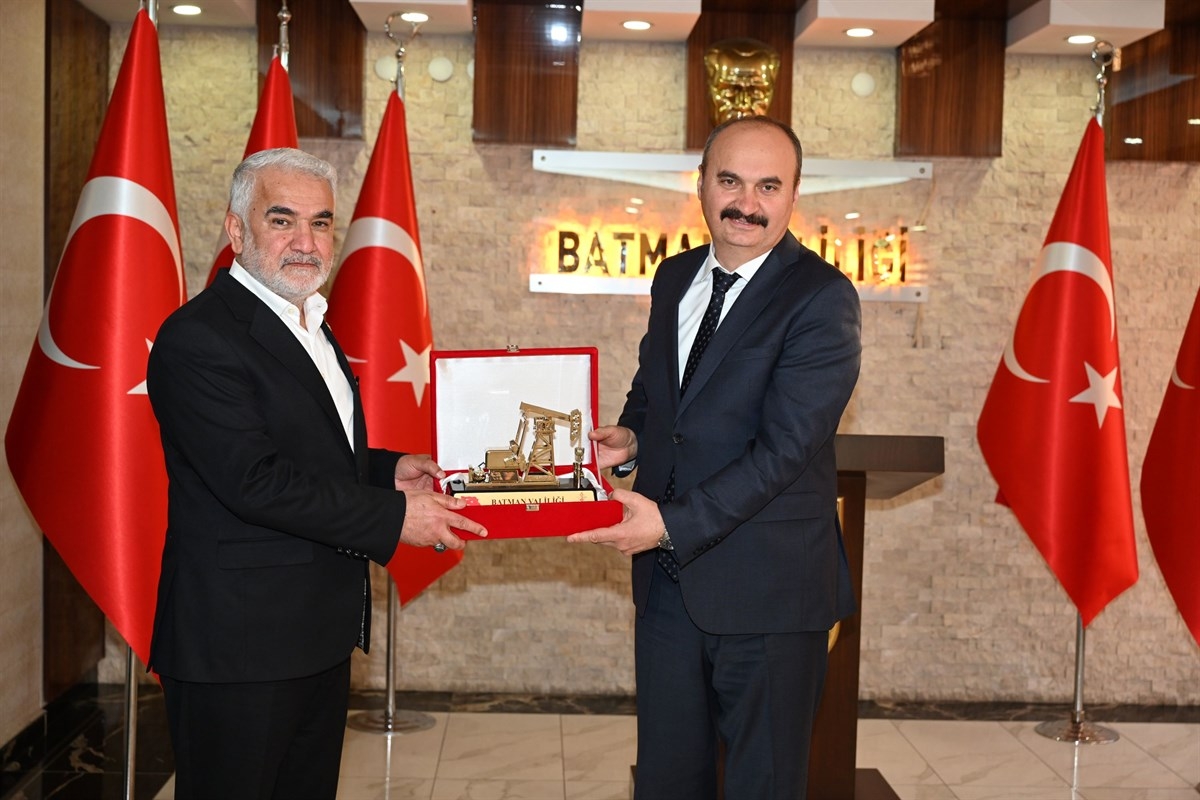 Yapıcıoğlu, Vali Canalp’la görüştü