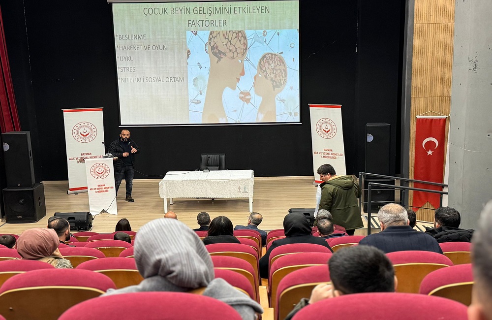 Otizmli Bireylerin Ailelerine Farkındalık Semineri Düzenlendi