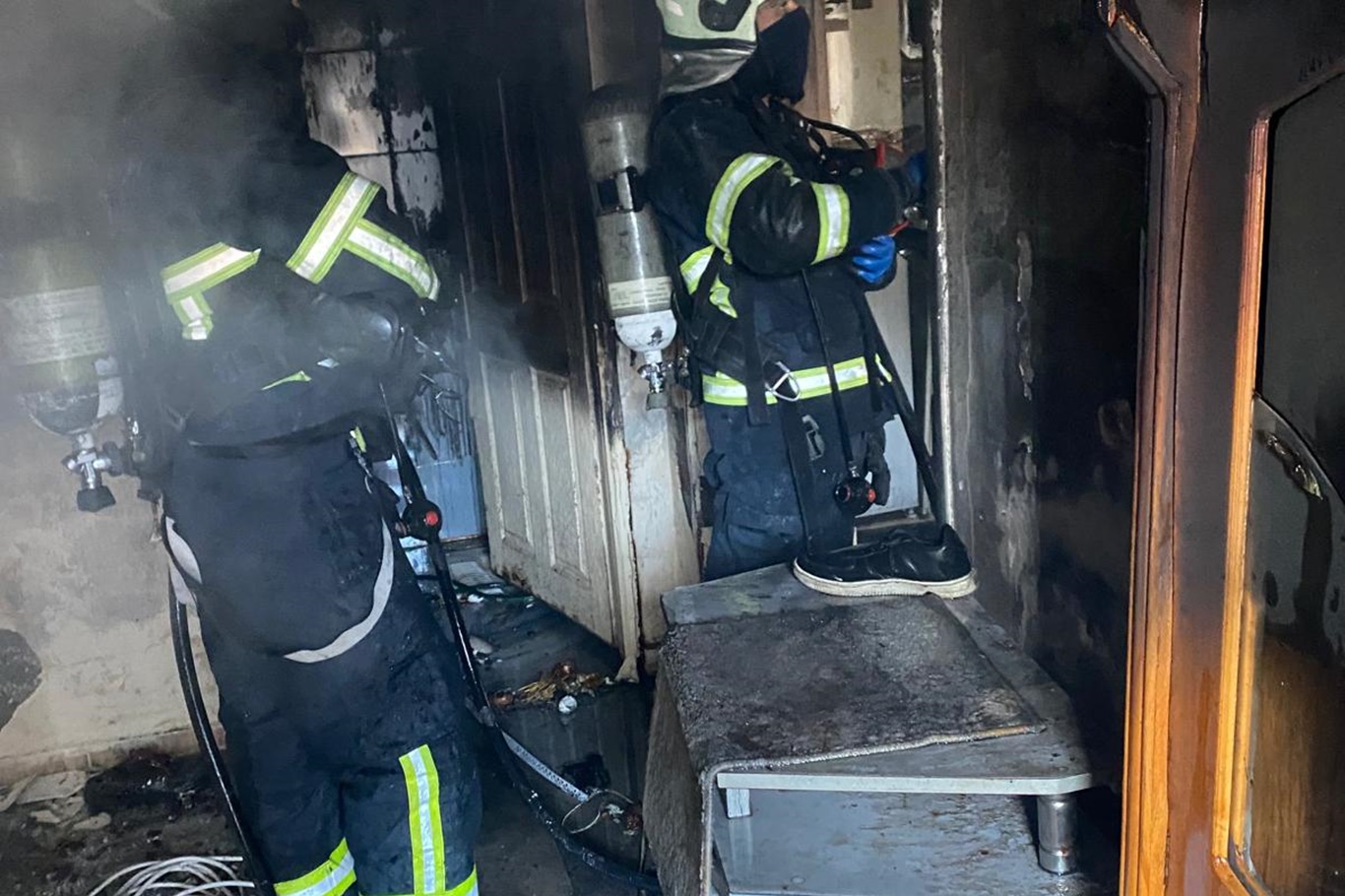 Müstakil ev tamamen yandı