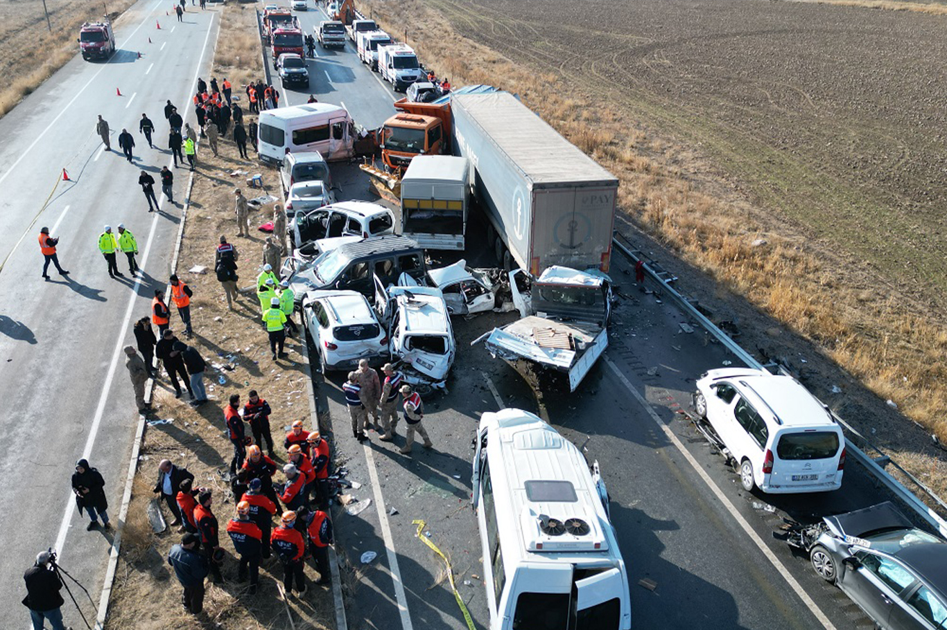 2 BİN 700 ÖLÜ, 389 BİN YARALI