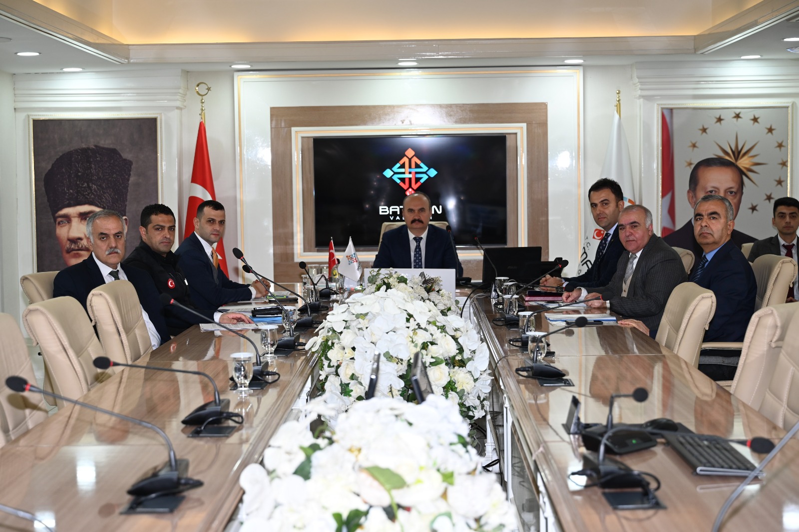 Depremde Zarar Gören Vatandaşlara Destek