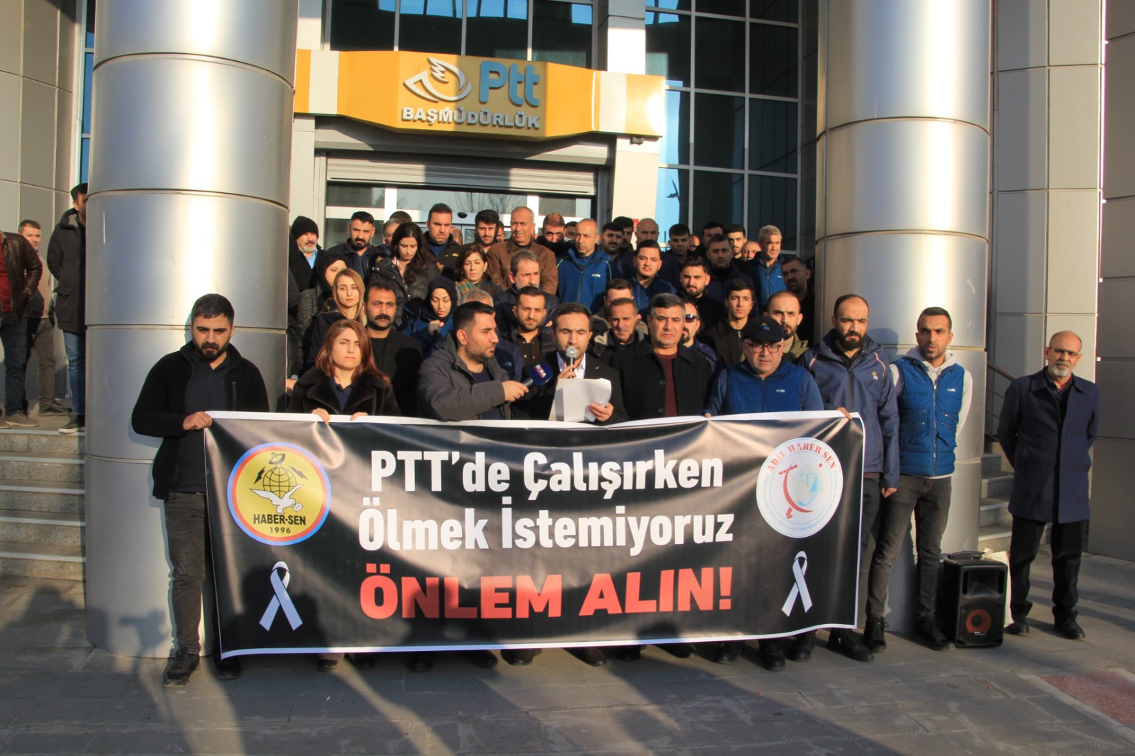 Batman’da PTT Çalışanları Cinayeti Protesto Etti