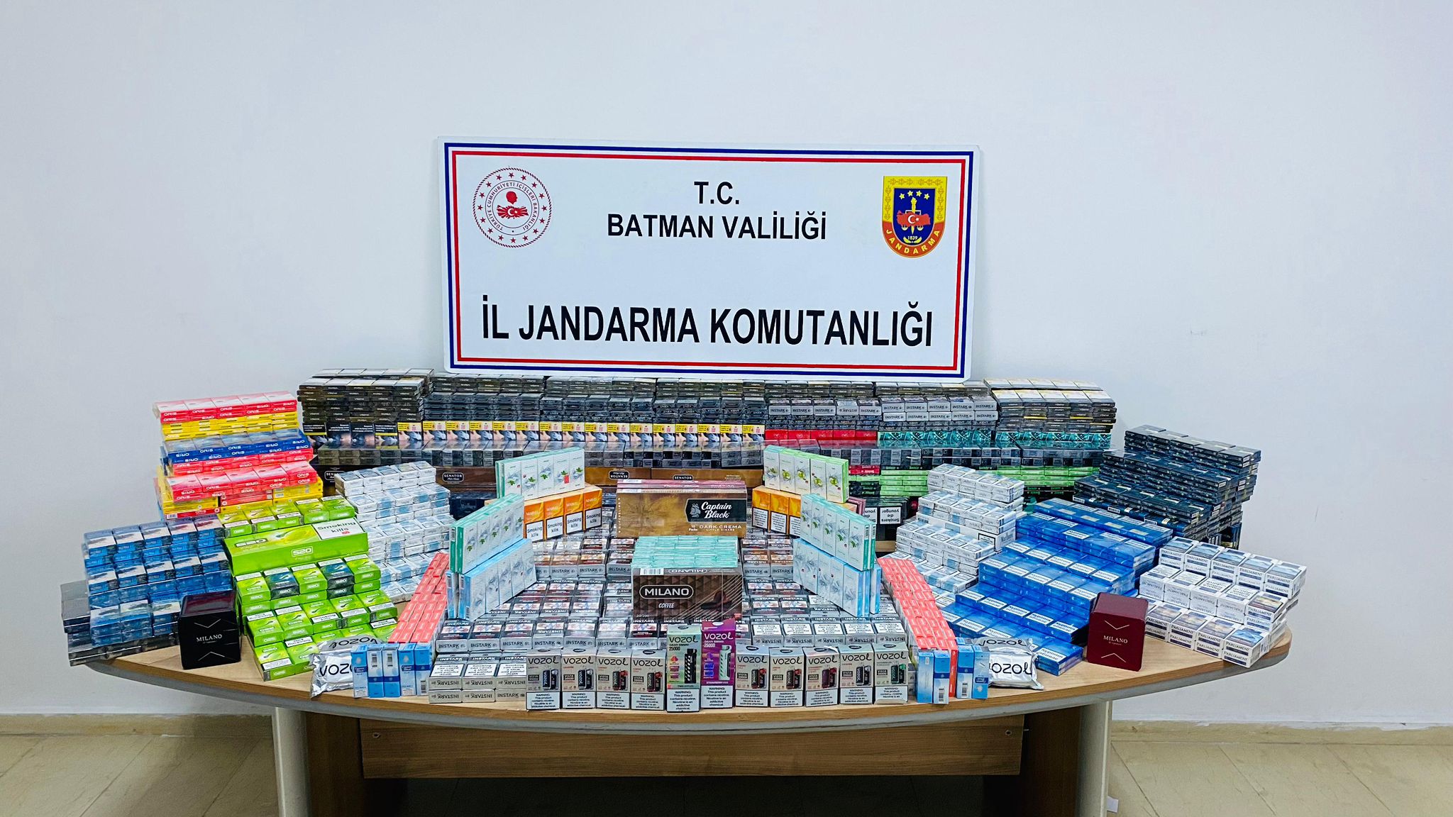 Bandrolsüz Sigara ve Elektronik Sigara Ele Geçirildi