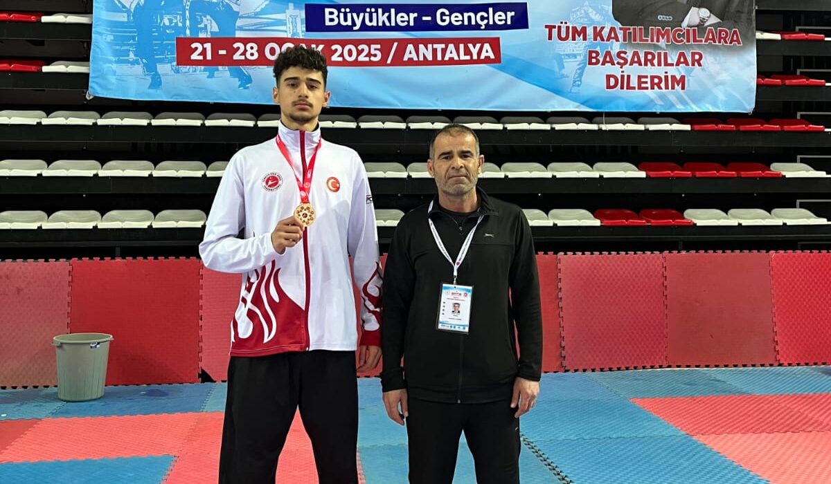 Çelik, Kick-Boks’ta Türkiye Şampiyonu oldu