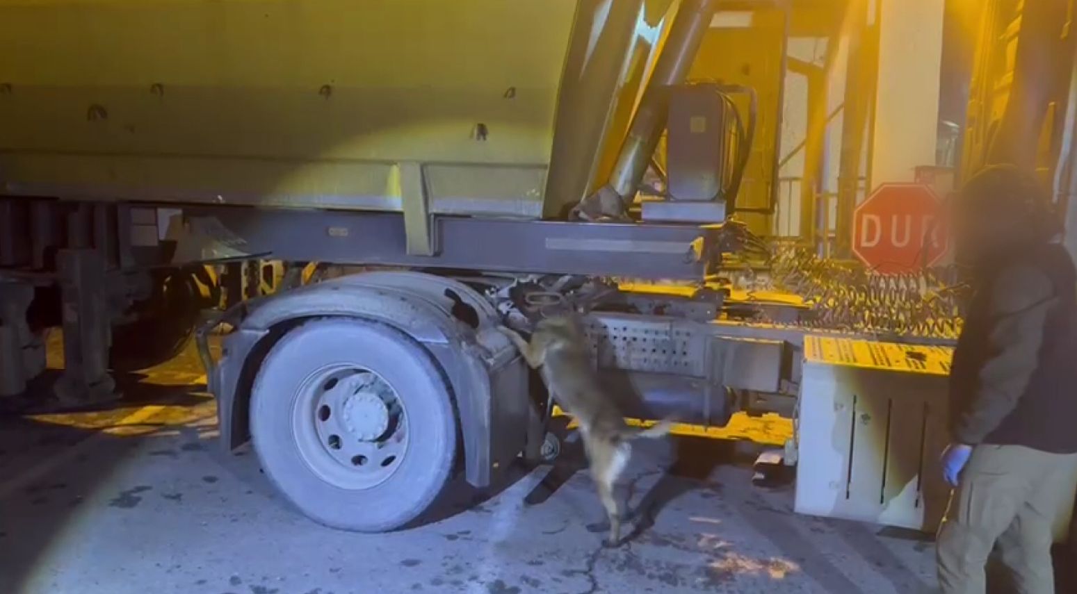 Durdurulan Tır’da Uyuşturucu Madde Ele Geçirildi