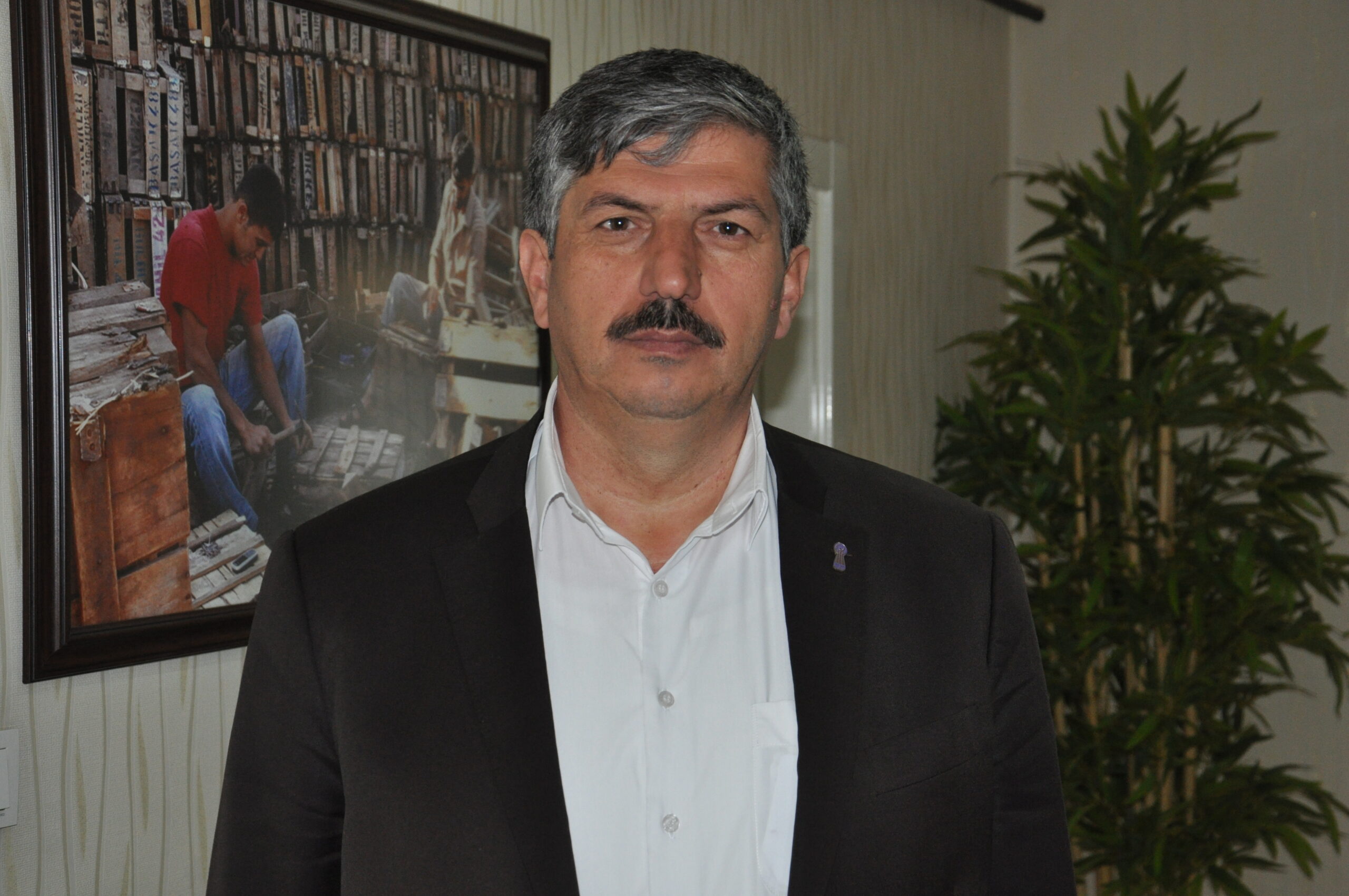 Esnaflar, 1250 Euro ile Dubai Fuarına Katılabilecek