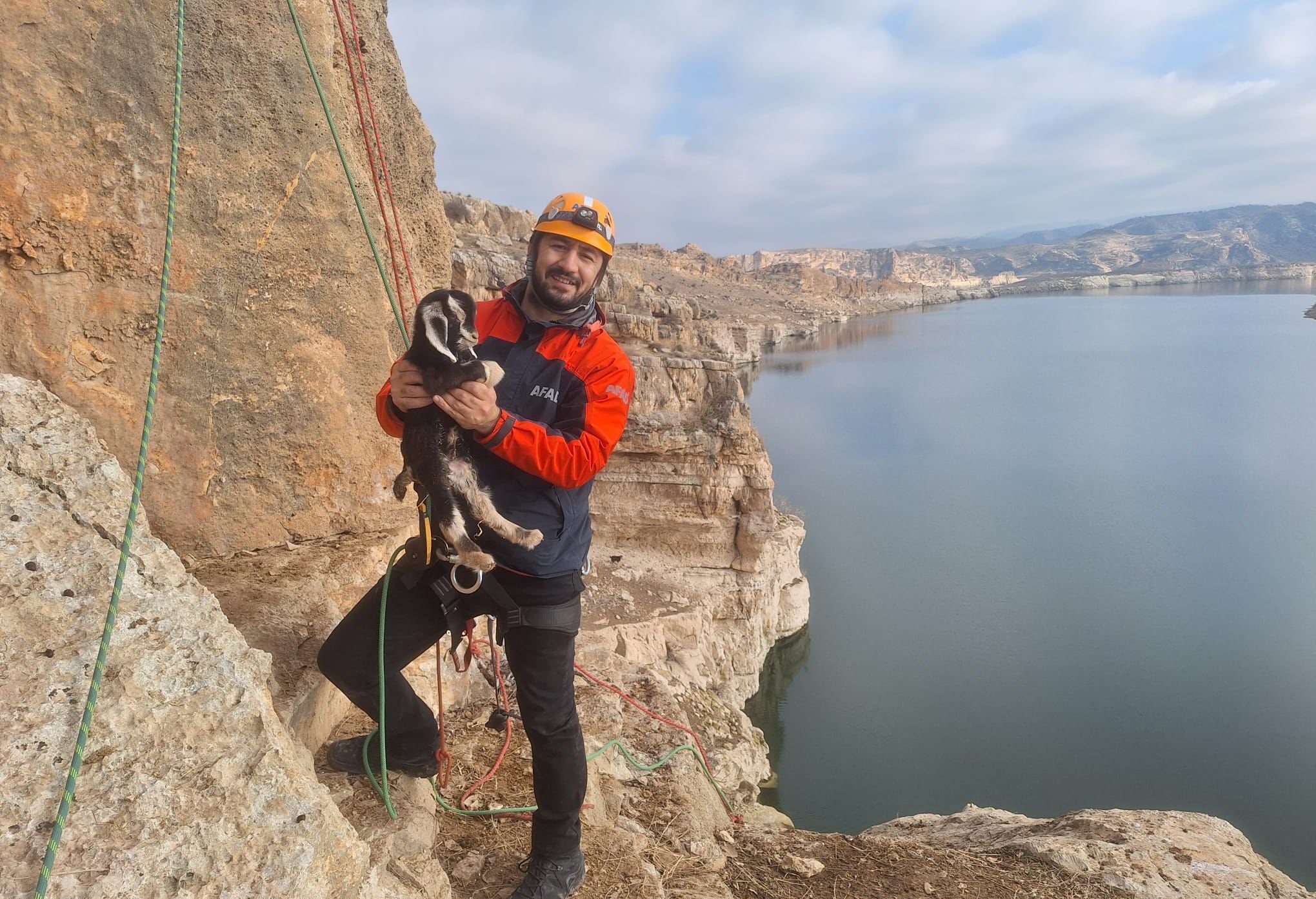 Mahsur Kalan 20 Keçi Kurtarıldı