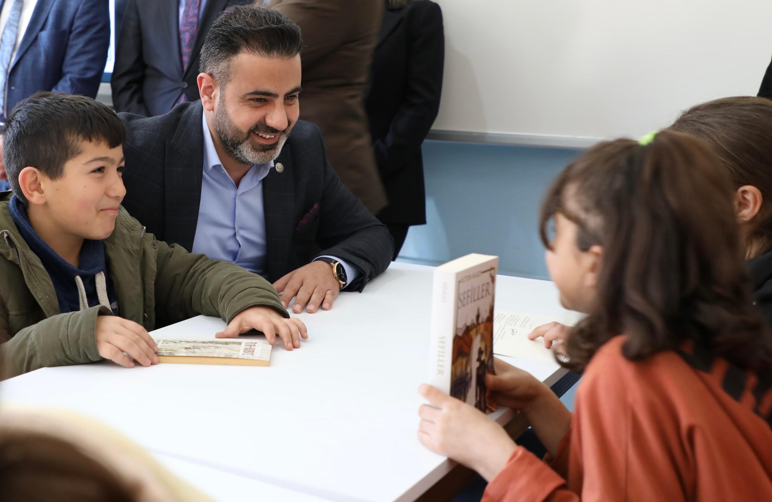 Mhp, 50’ye Yakın Okulda Minik Öğrencilere Bot Hediye Etti