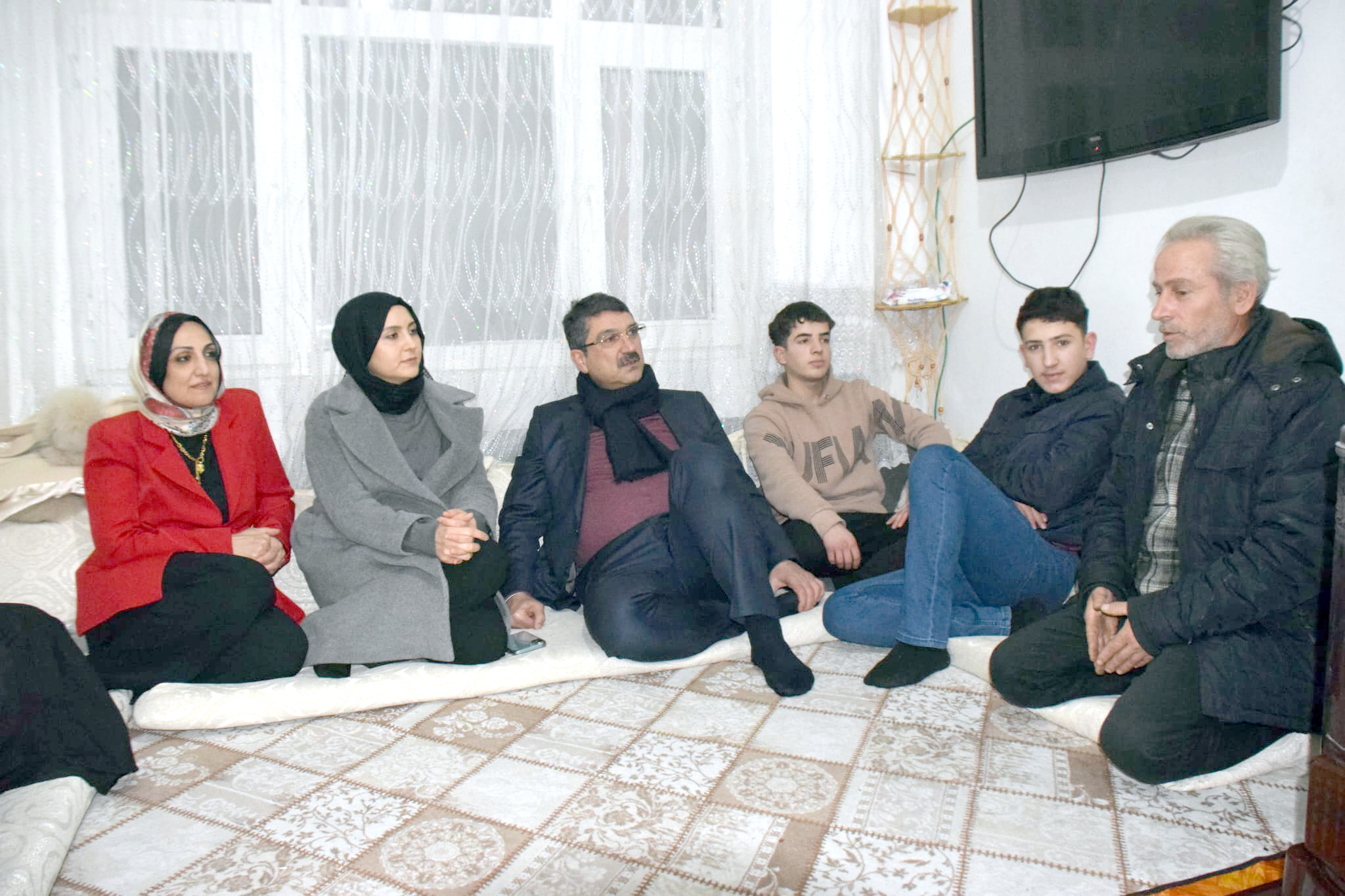 Nasıroğlu, Karşıyaka’da Ev Ziyaretleri Yaptı