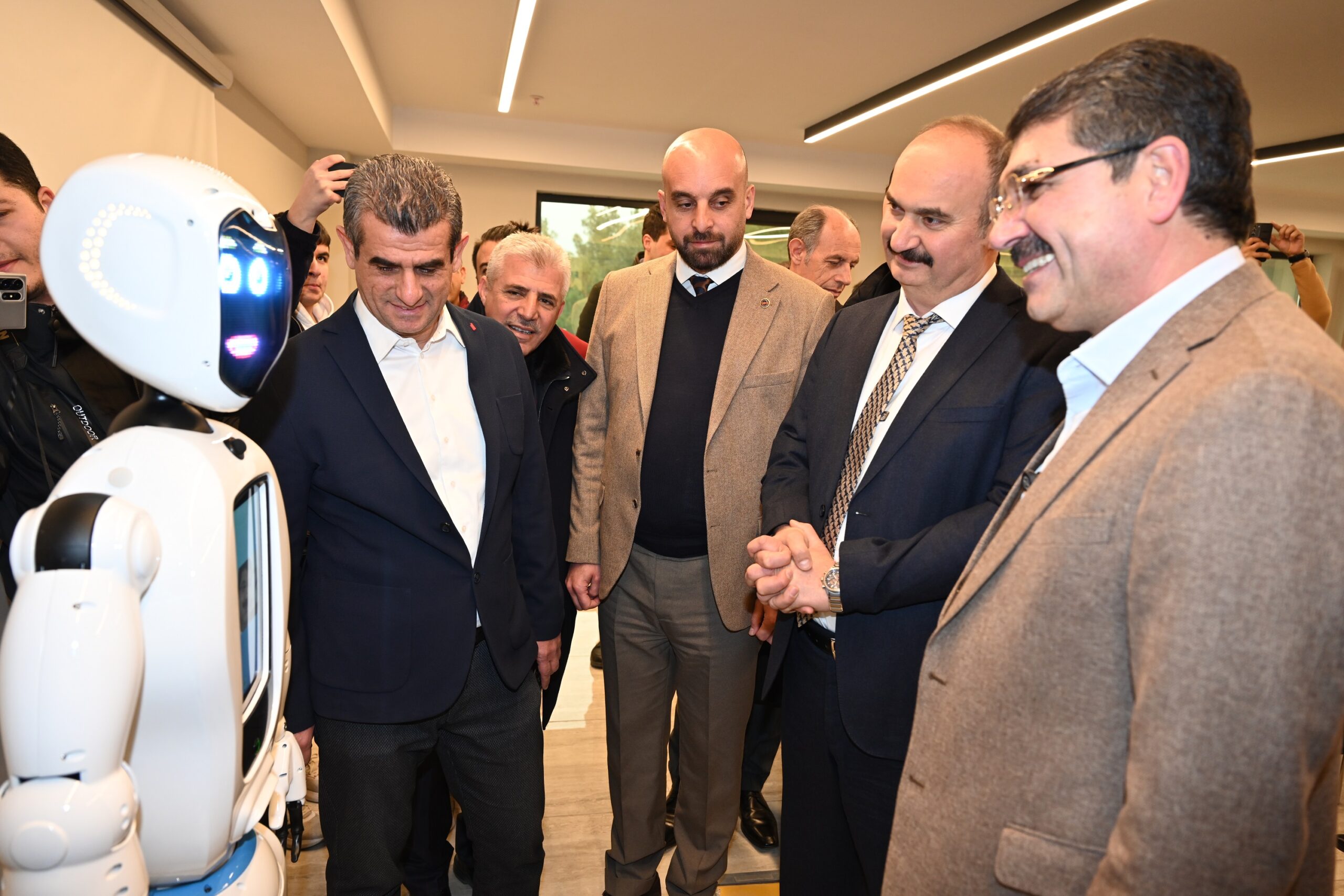 Necat Nasıroğlu Vakfı’ndan Eğitime Teknolojik Destek