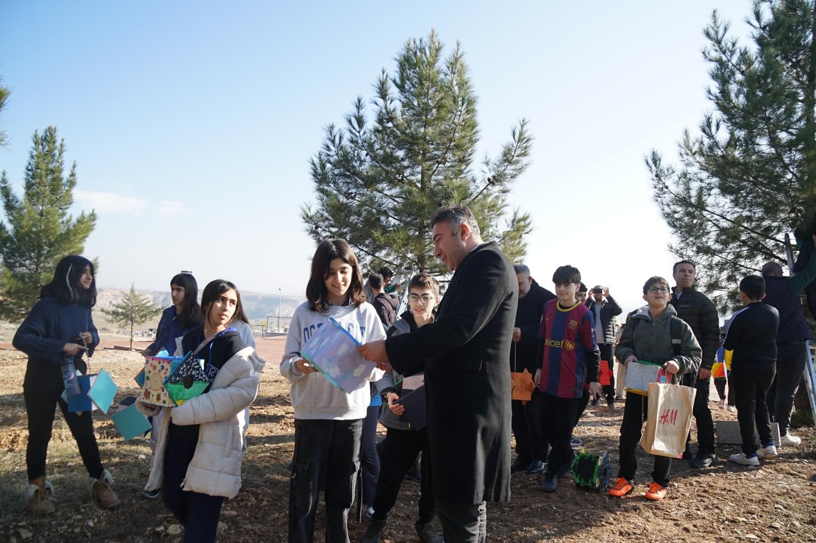 Ortaokul Öğrencilerinden Doğaya Kuş Yuvası Desteği
