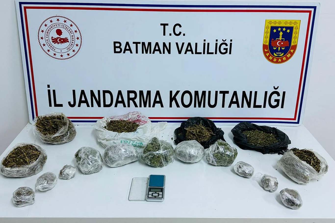 Uyuşturucu Operasyonu: 2 Kişi Tutuklandı