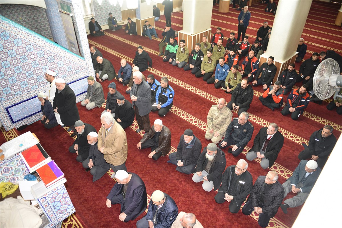 Depremin 2’inci Yıl Dönümünde Hayatını Kaybeden Vatandaşlar Anıldı