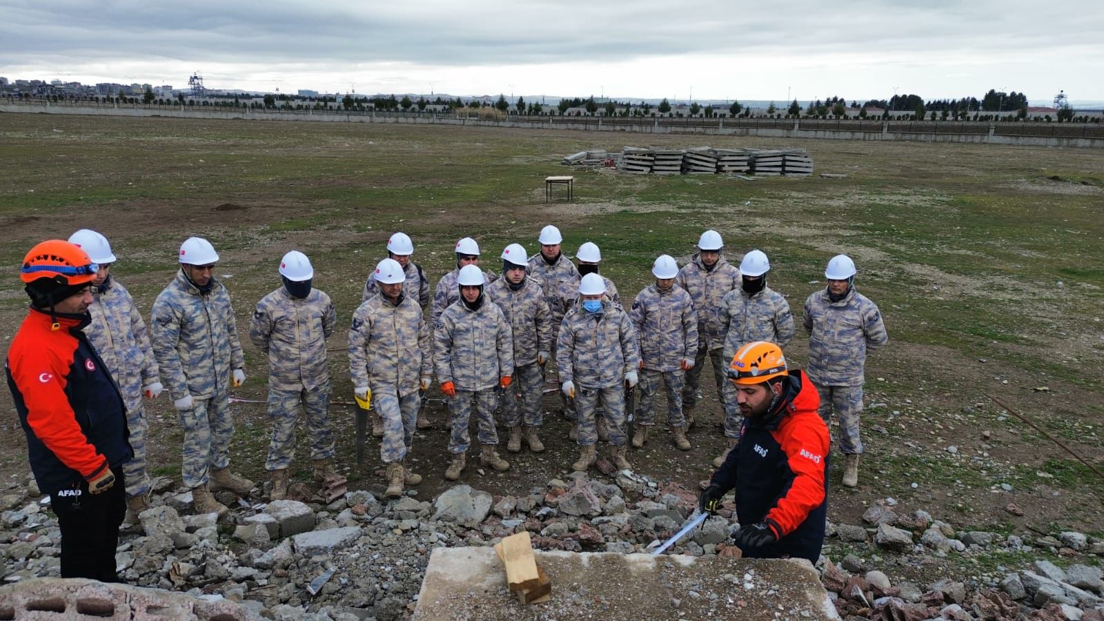 14. Hava Üs Komutanlığına Deprem Eğitimi