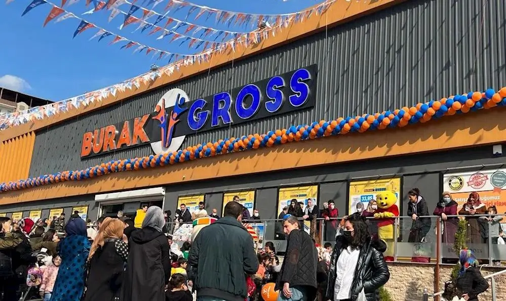 Burak Gross, 4. Yılını İndirimlerle Kutluyor