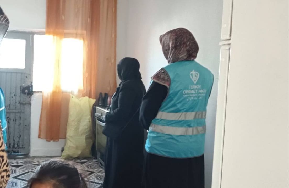 Diyanet Vakfı, İhtiyaç Sahiplerine Yardımlarını Sürdürüyor