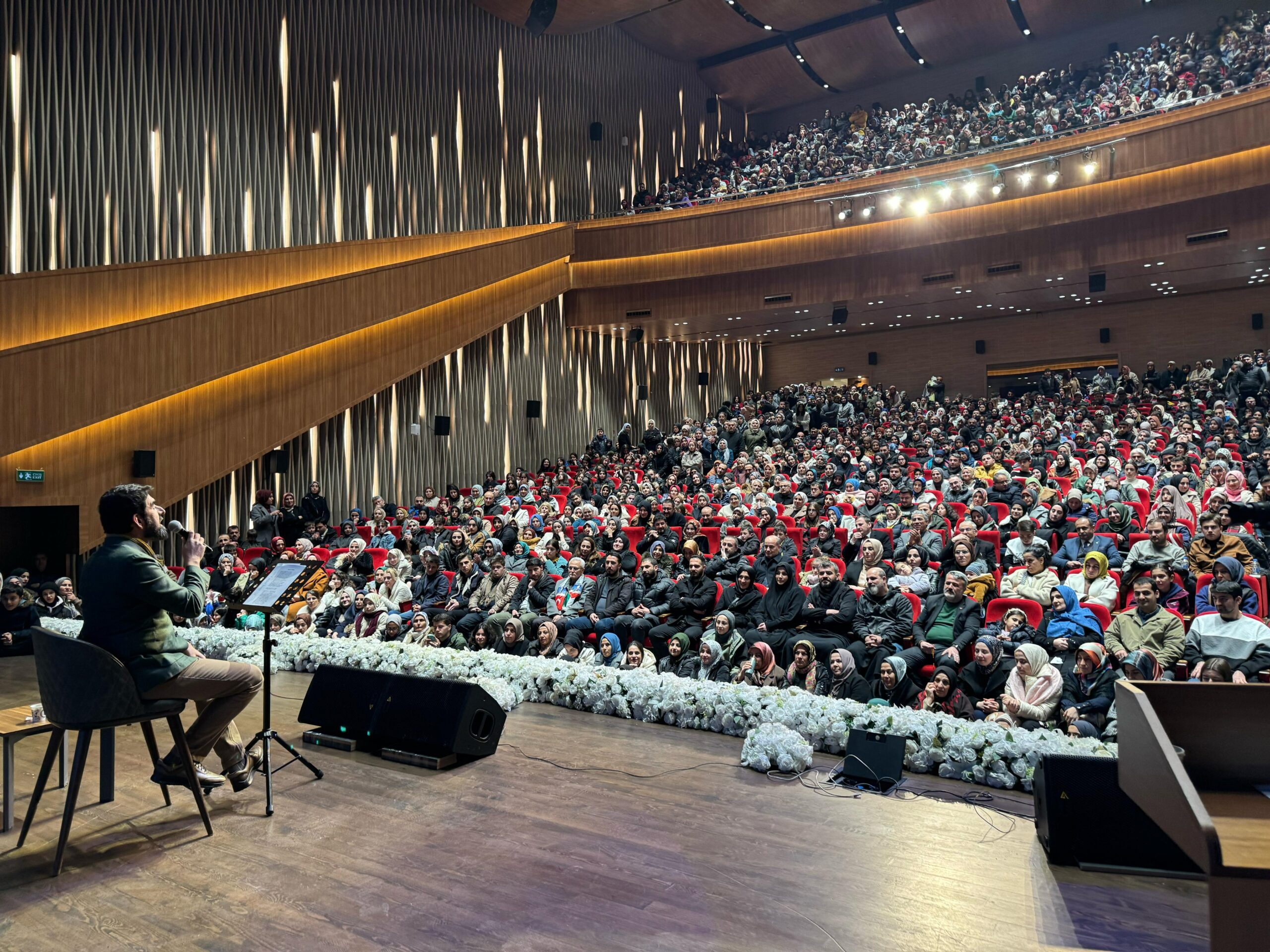 ‘Necip Fazıl Kısakürek’ söyleşi ve şiir gecesine yoğun ilgi