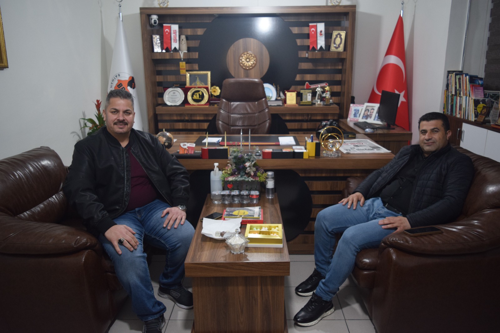 Üneş’ten Tarafsız Haber Gazetemize Kutlama Ziyareti