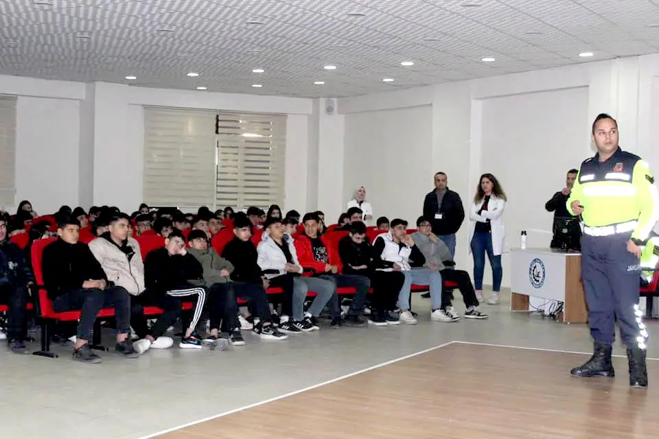 Jandarma, Bilim Teknik Koleji Öğrencileriyle Buluştu