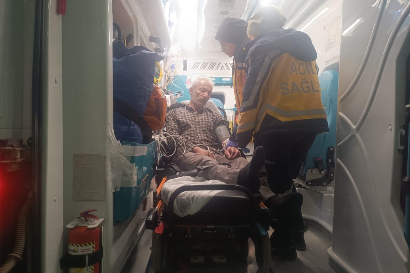 Kalp Hastası, Kurtarma Çabalarıyla Hastaneye Ulaştırıldı
