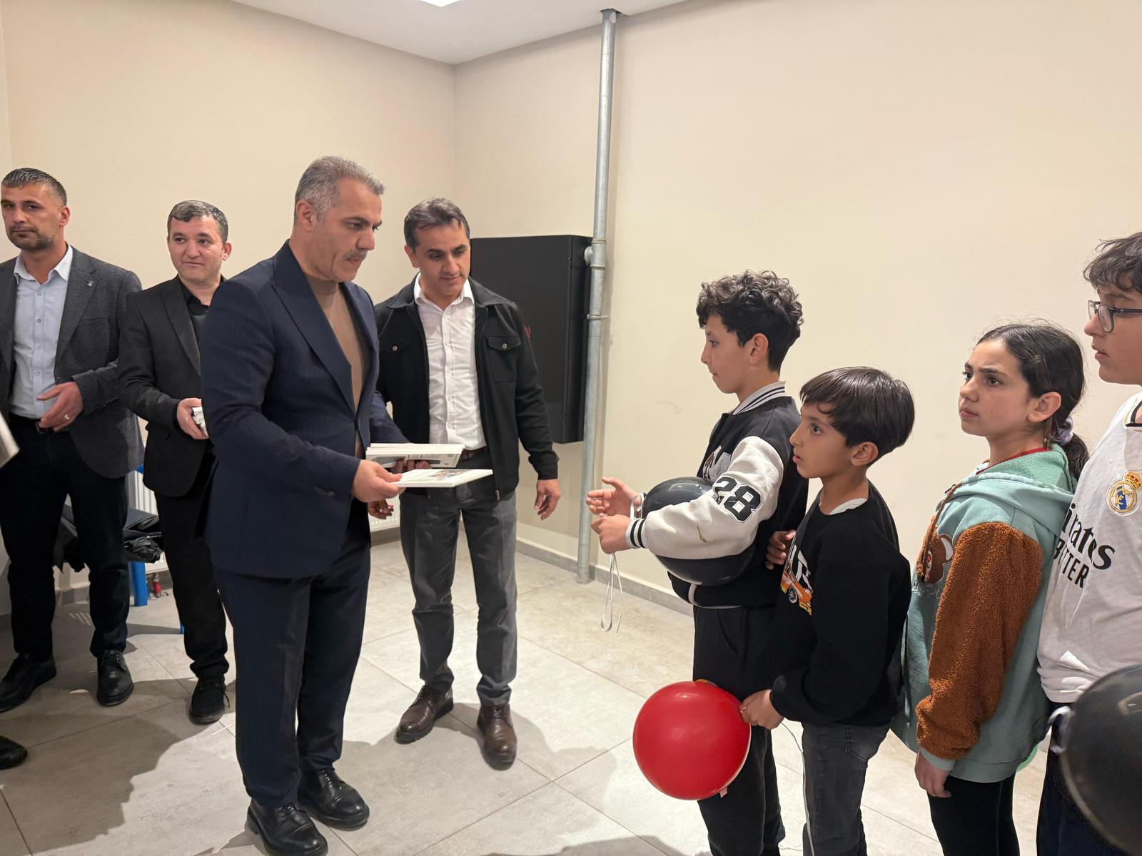 Başkan Şansi Yetim Sofrasına Konuk Oldu