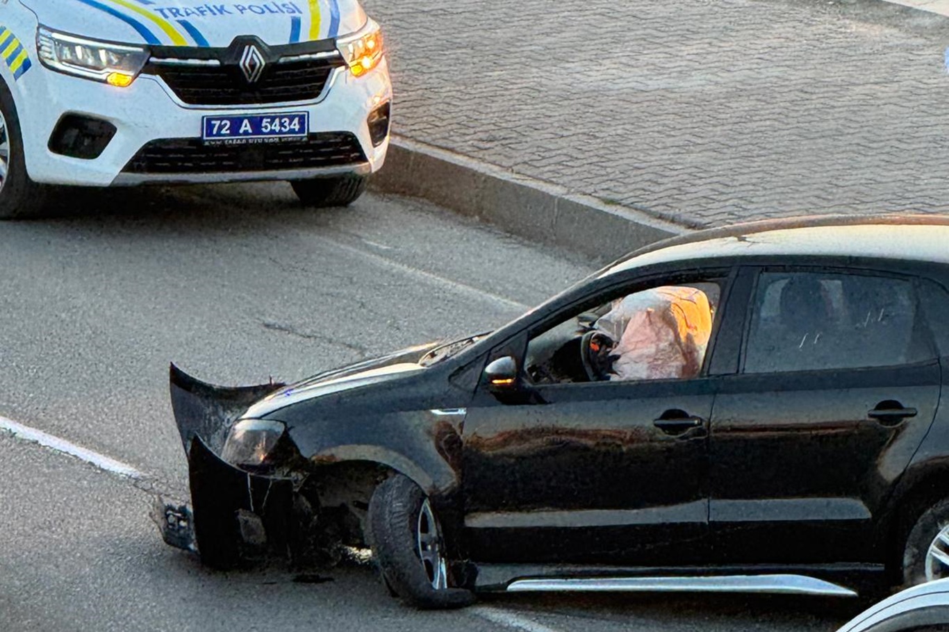 Gültepe’de maddi hasarlı trafik kazası