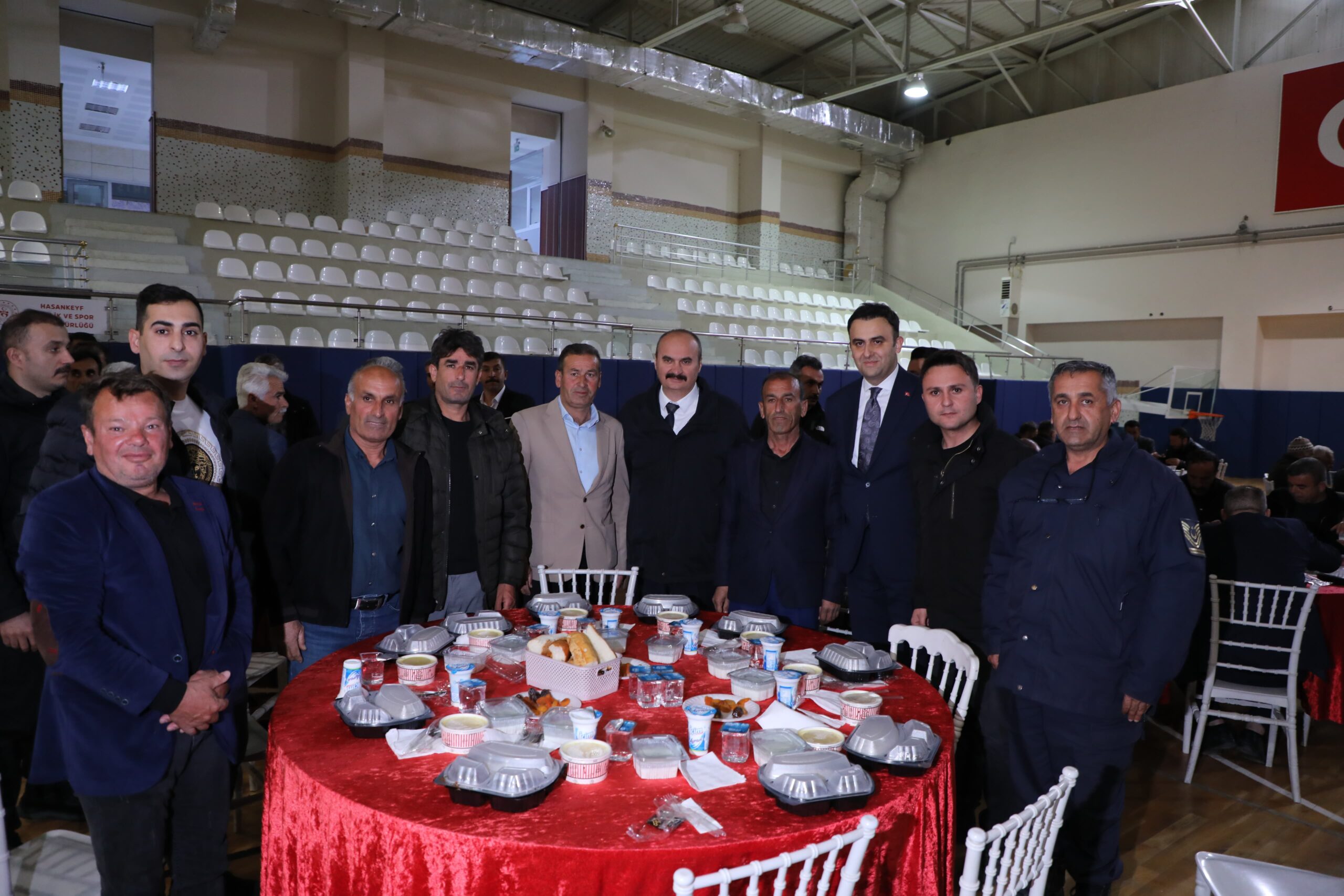 Hasankeyf’te Vatandaşlarla İftarda Bir Araya Geldi