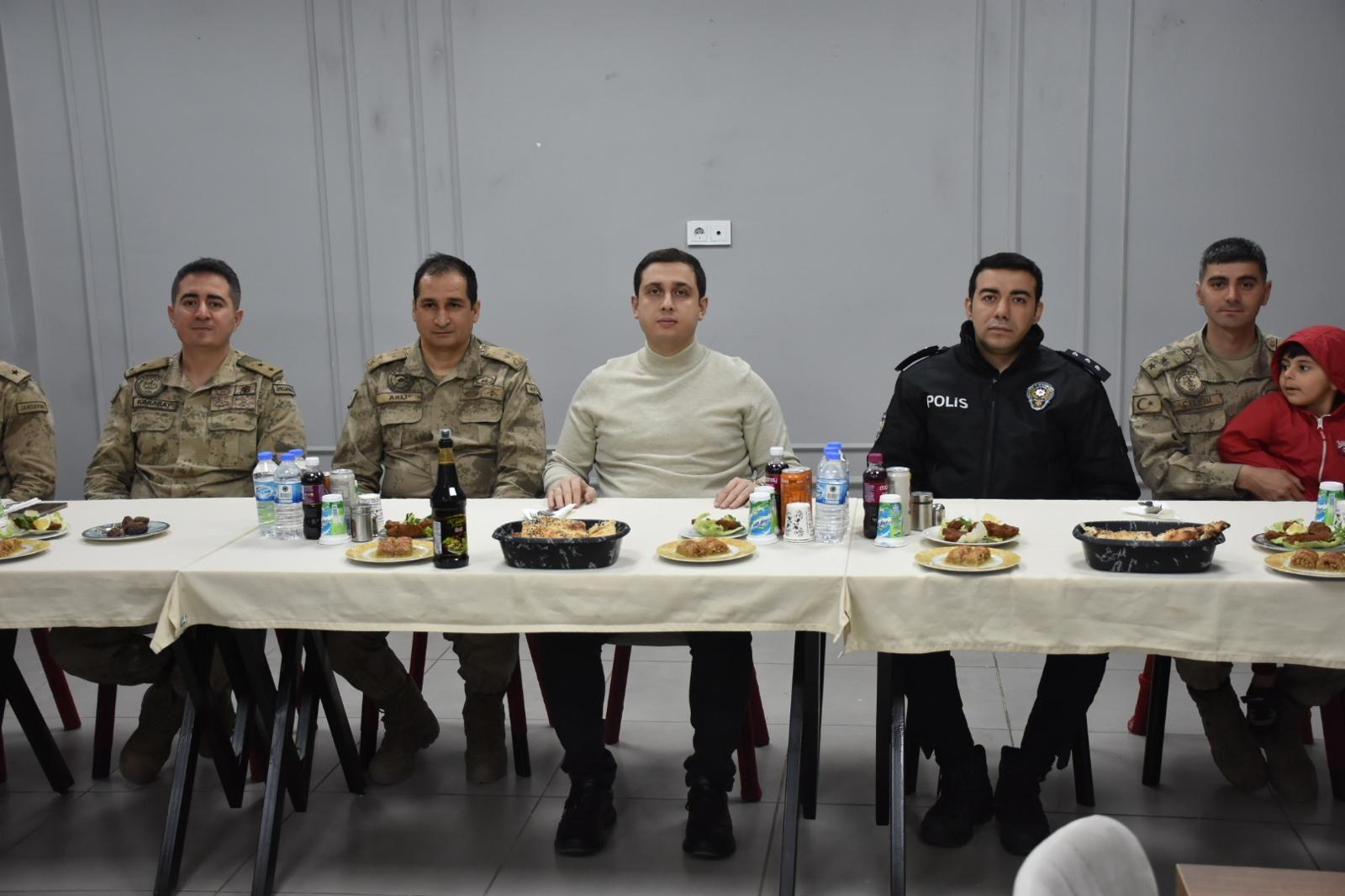 Kaymakam Başar, İlçe Jandarma Komutanlığı Personeliyle İftar Yaptı