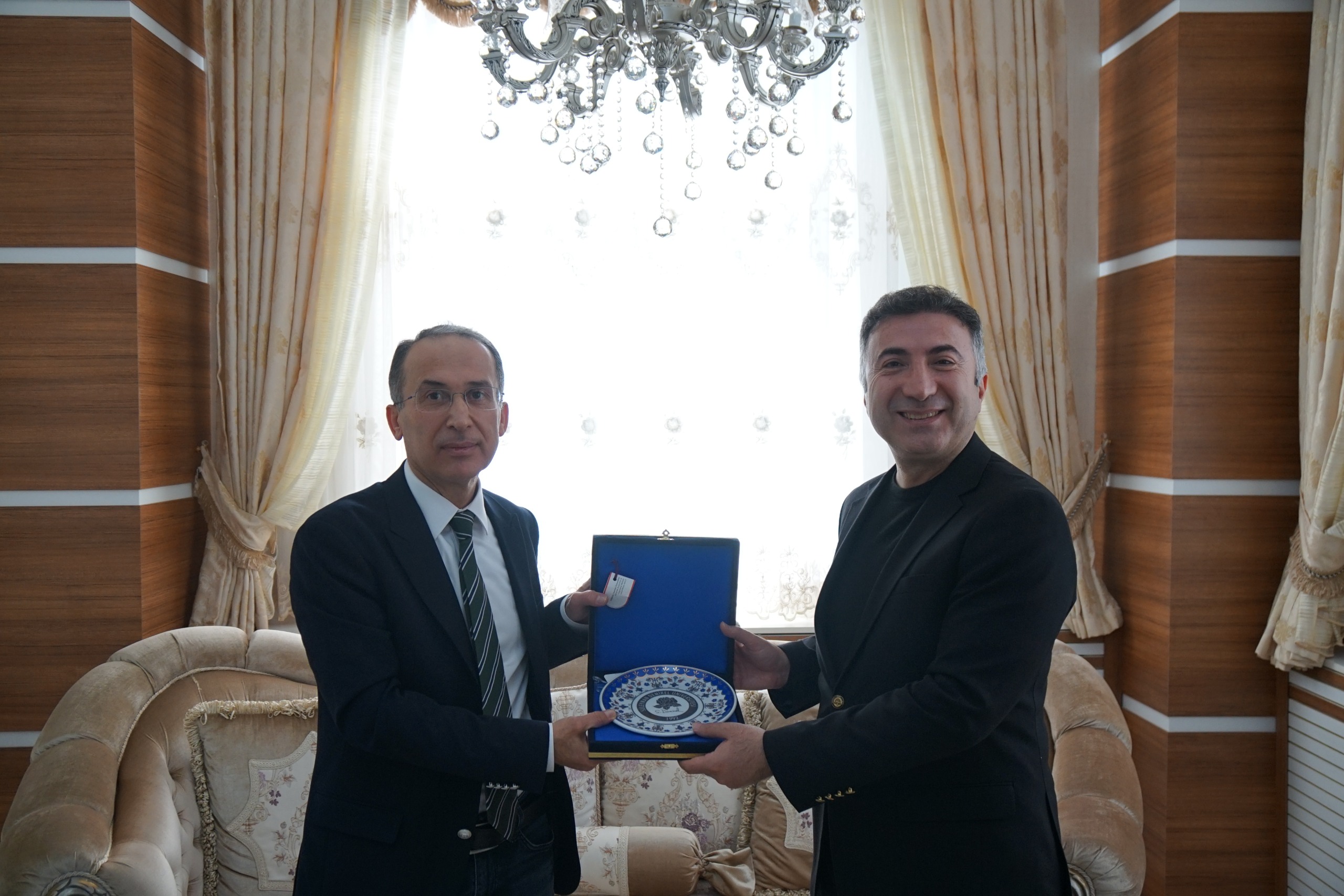 Rektör Saltan, Rektör Demir’i Ziyaret Etti