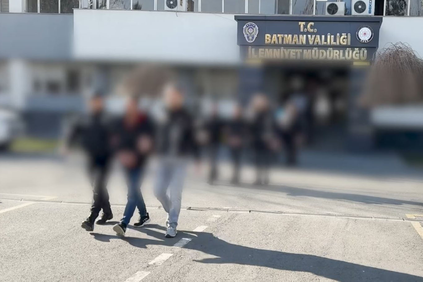Batman’da Zehir Tacirlerine Darbe: 8 Kişi Tutuklandı!