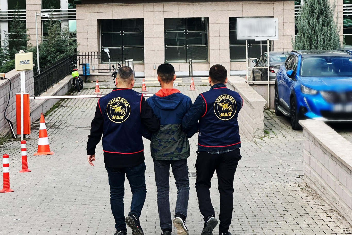 Uyuşturucu Ticareti Yapmaktan Aranan Şahıs Yakalandı