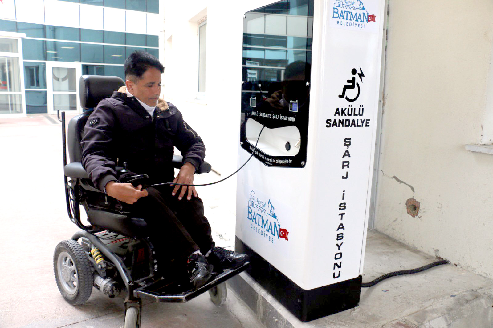 Belediye, Engelli Şarj İstasyonlarının Bakımını Sürdürüyor