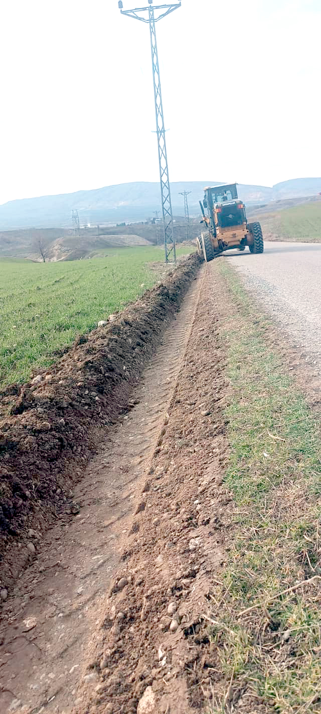 Kozluk’ta Köy Yollarında Bakım ve Onarım Çalışmaları Tamamlandı
