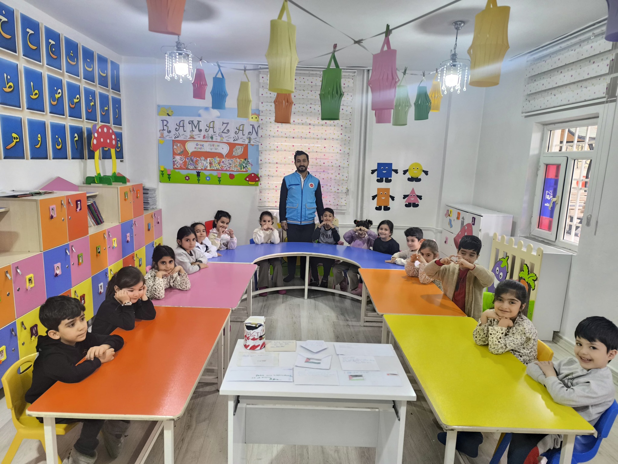 Minik öğrenciler Filistin İçin Yardımda Bulundu