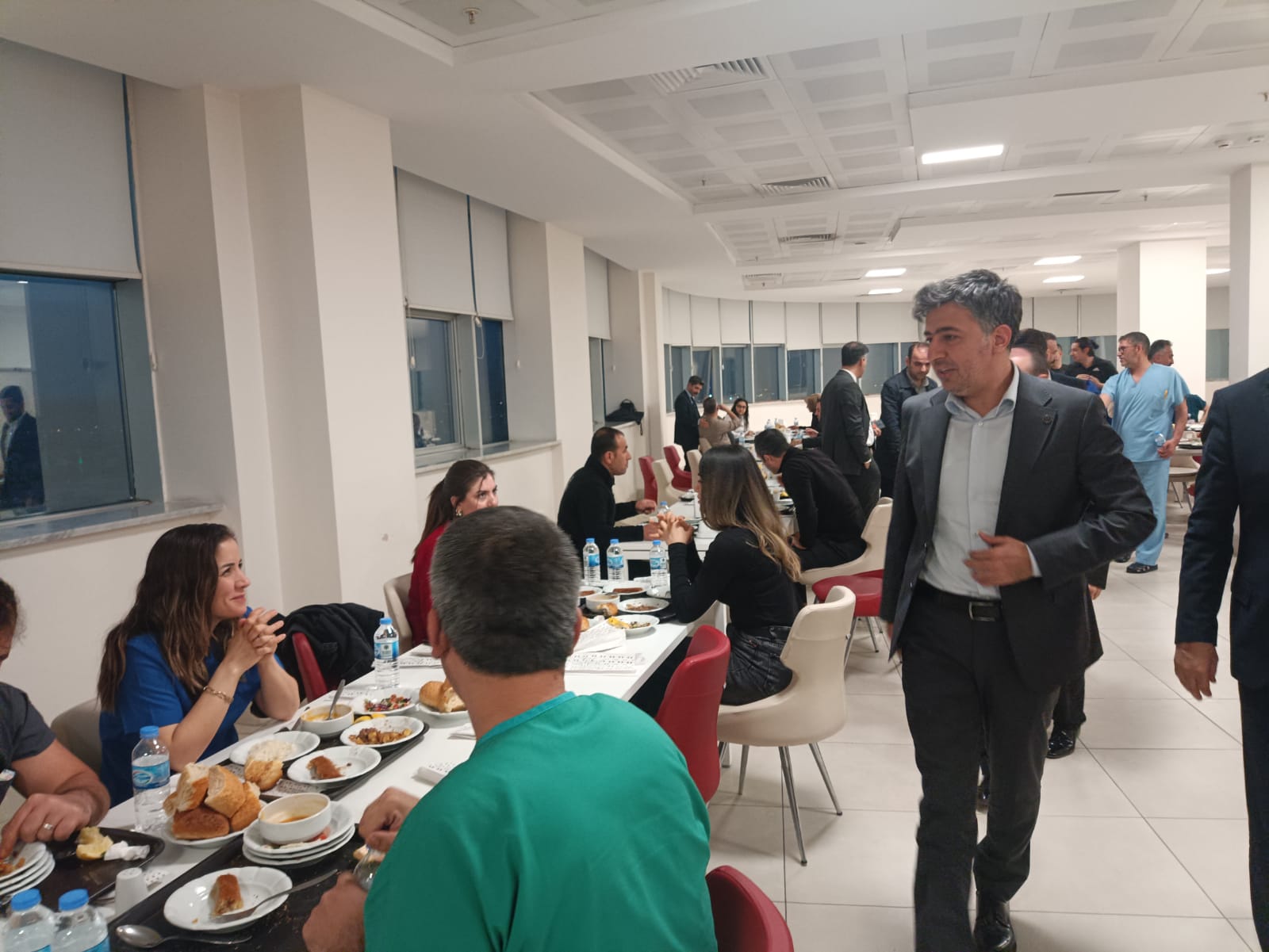 Dr. Solmaz, Sağlık Çalışanlarıyla Birlikte İftar Yaptı